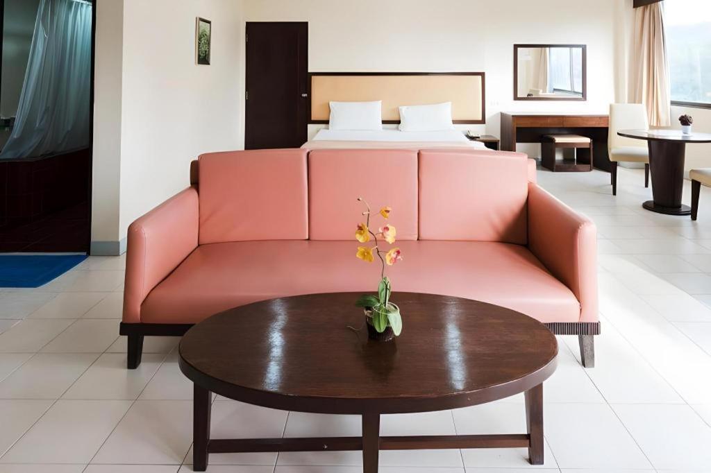 Hotel Nice Beach Hotel Rayong